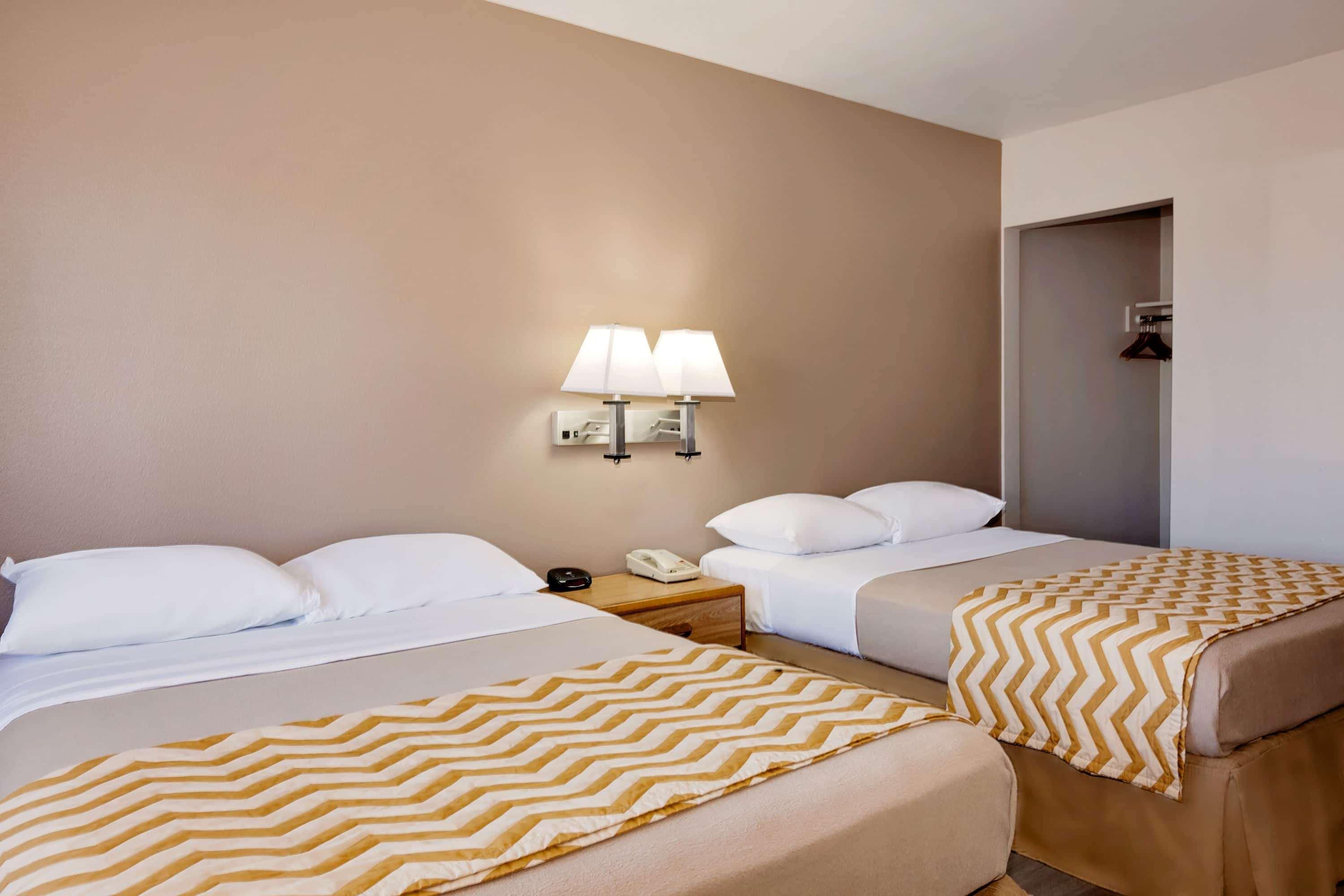 Travelodge by Wyndham Eureka Eksteriør billede