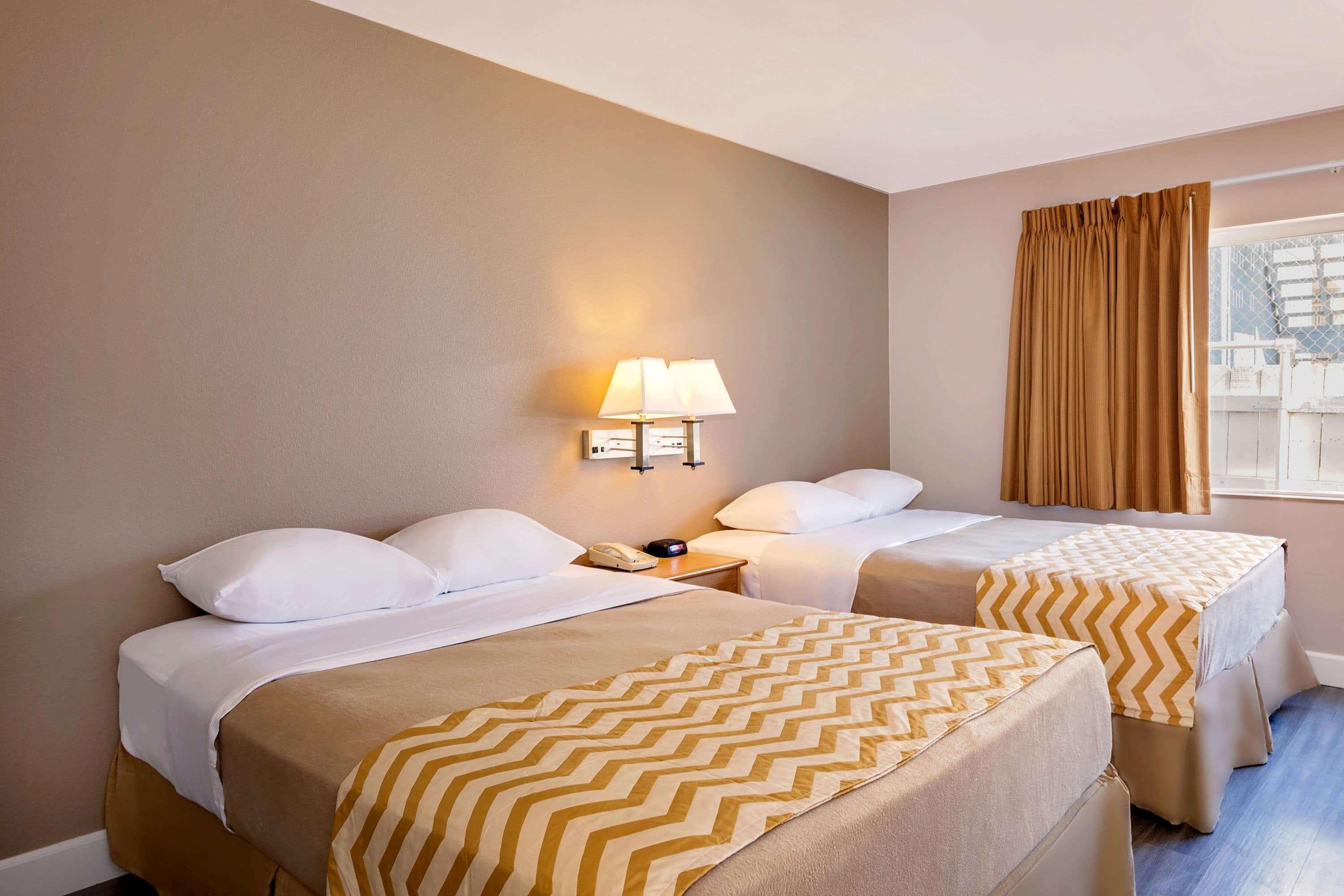 Travelodge by Wyndham Eureka Eksteriør billede